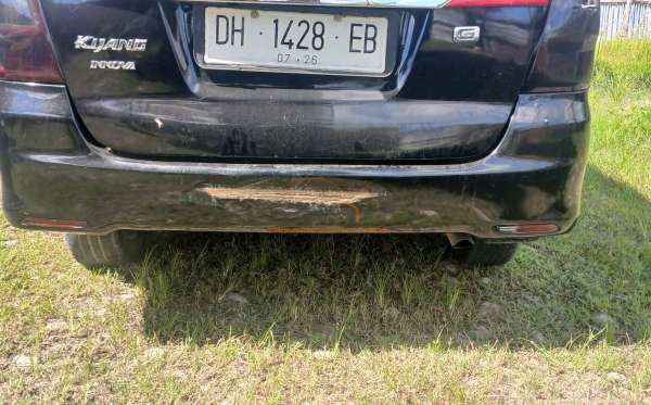 TOYOTA INNOVA E
