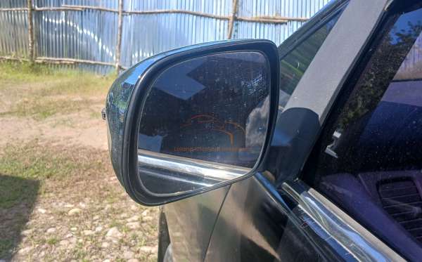 TOYOTA INNOVA E