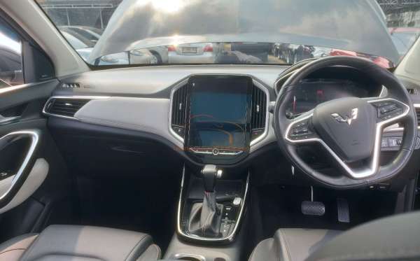 WULING  ALMAZ Almaz 1.5LT LUX + SC CVT (4X2) A/T