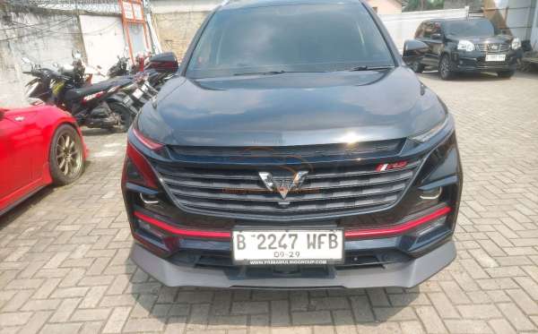 WULING  ALMAZ Almaz 1.5LT LUX + SC CVT (4X2) A/T