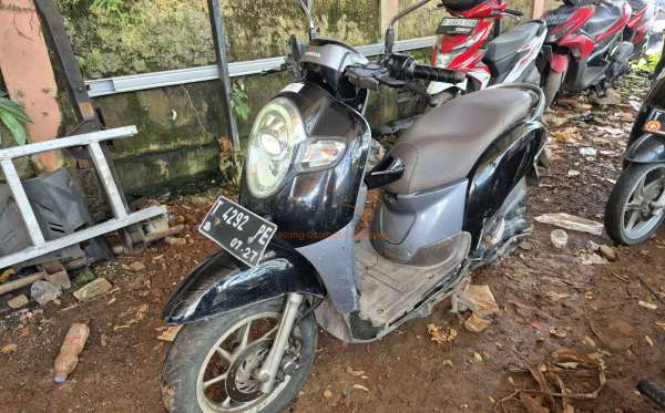 HONDA SCOOPY CW