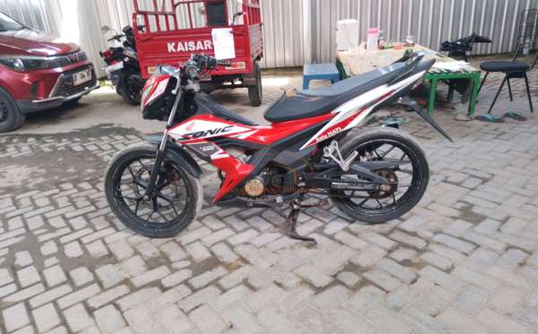 HONDA SONIC 150 R