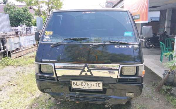 MITSUBISHI  L 300  PU