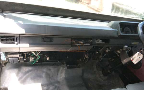 MITSUBISHI  L 300  PU