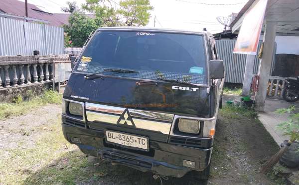 MITSUBISHI  L 300  PU