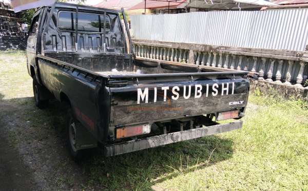 MITSUBISHI  L 300  PU