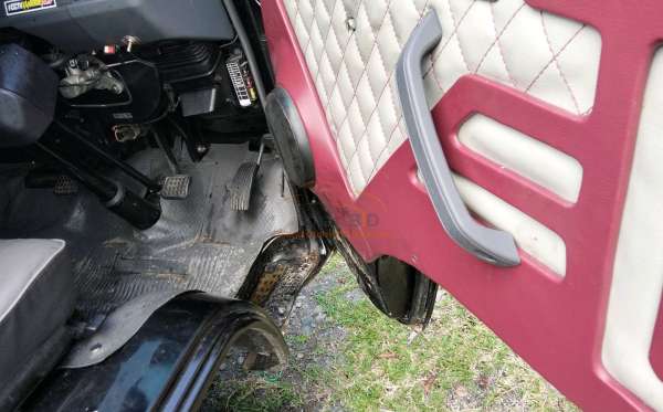 MITSUBISHI  L 300  PU