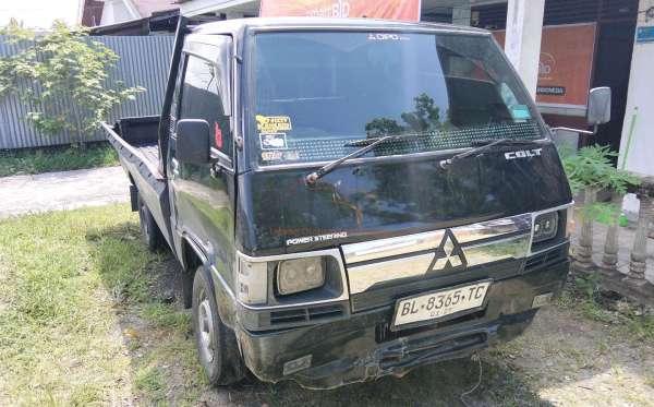 MITSUBISHI  L 300  PU