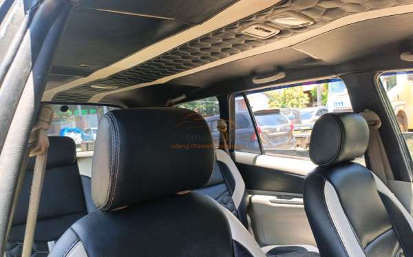 TOYOTA INNOVA