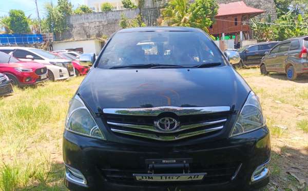 TOYOTA INNOVA