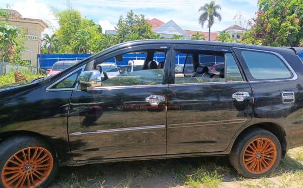 TOYOTA INNOVA