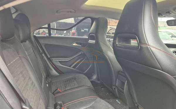 MERCEDES BENZ CLA 200