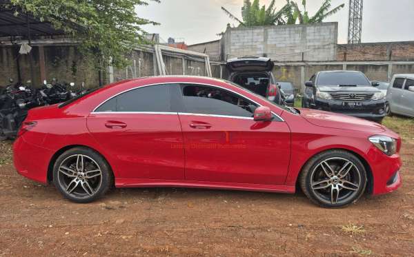 MERCEDES BENZ CLA 200