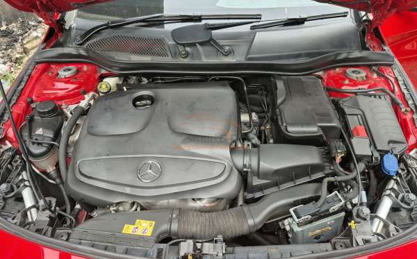 MERCEDES BENZ CLA 200