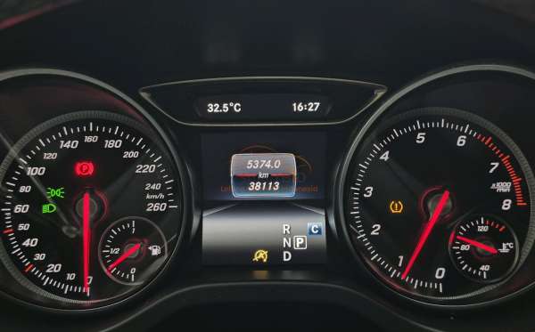 MERCEDES BENZ CLA 200