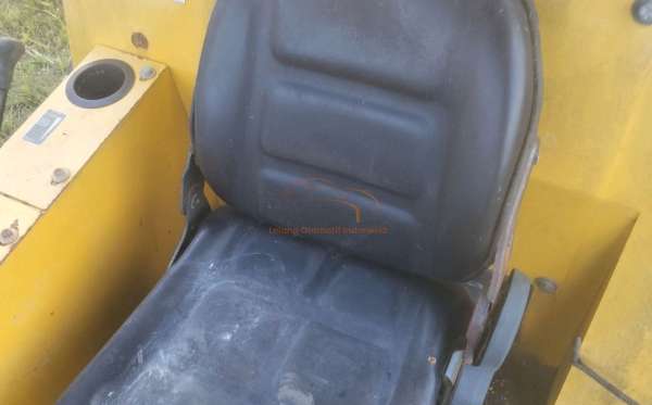 SAKAI VIBRATING ROLLER 5V526D