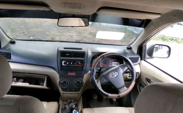 TOYOTA  AVANZA  1.3 G