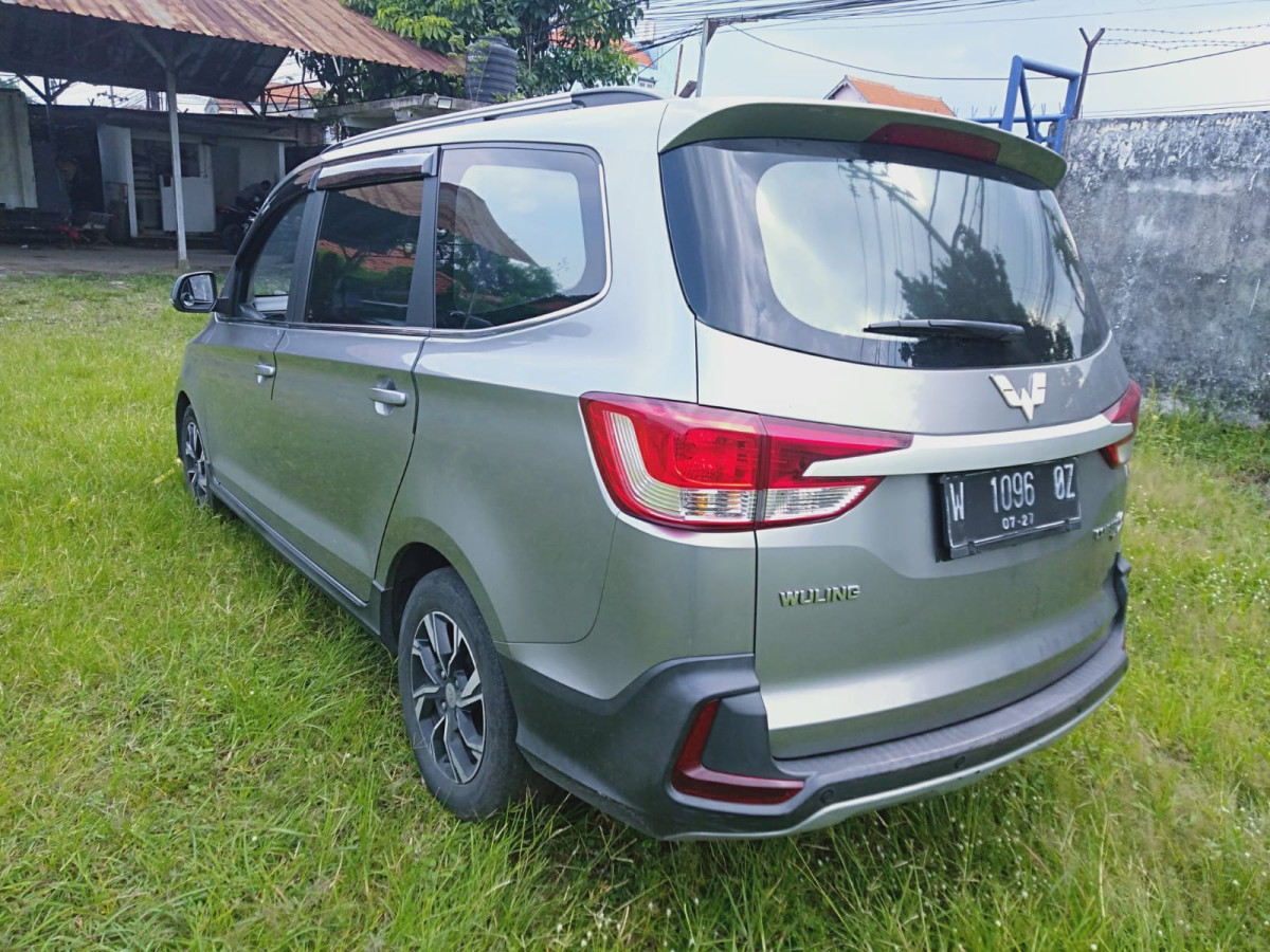 WULING  CONFERO  S 1.5C