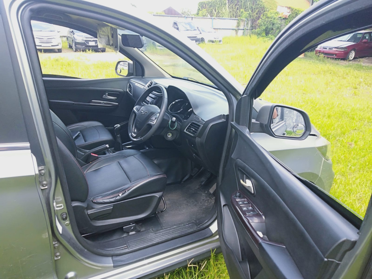 WULING  CONFERO  S 1.5C