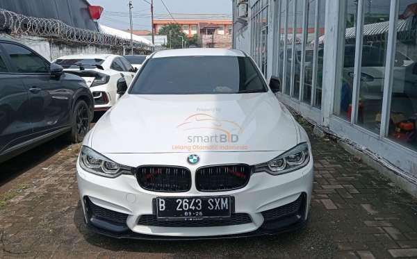 BMW 320I CKD AT