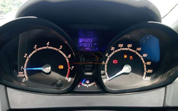 FORD FIESTA 1.5L