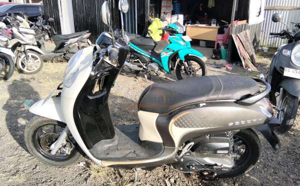 HONDA SCOOPY PRESTIGE
