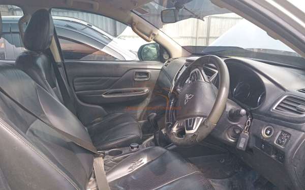 MITSUBISHI DC EXCEED (4X4)