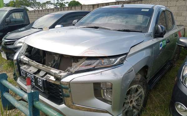 MITSUBISHI DC EXCEED (4X4)