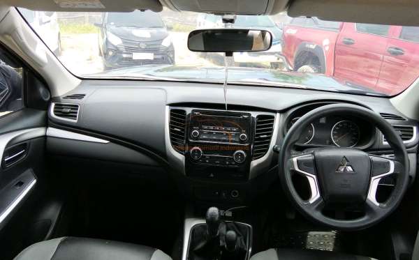 MITSUBISHI PAJERO SPORT 2.5L GLX (4X4)