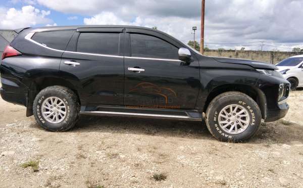 MITSUBISHI PAJERO SPORT 2.5L GLX (4X4)