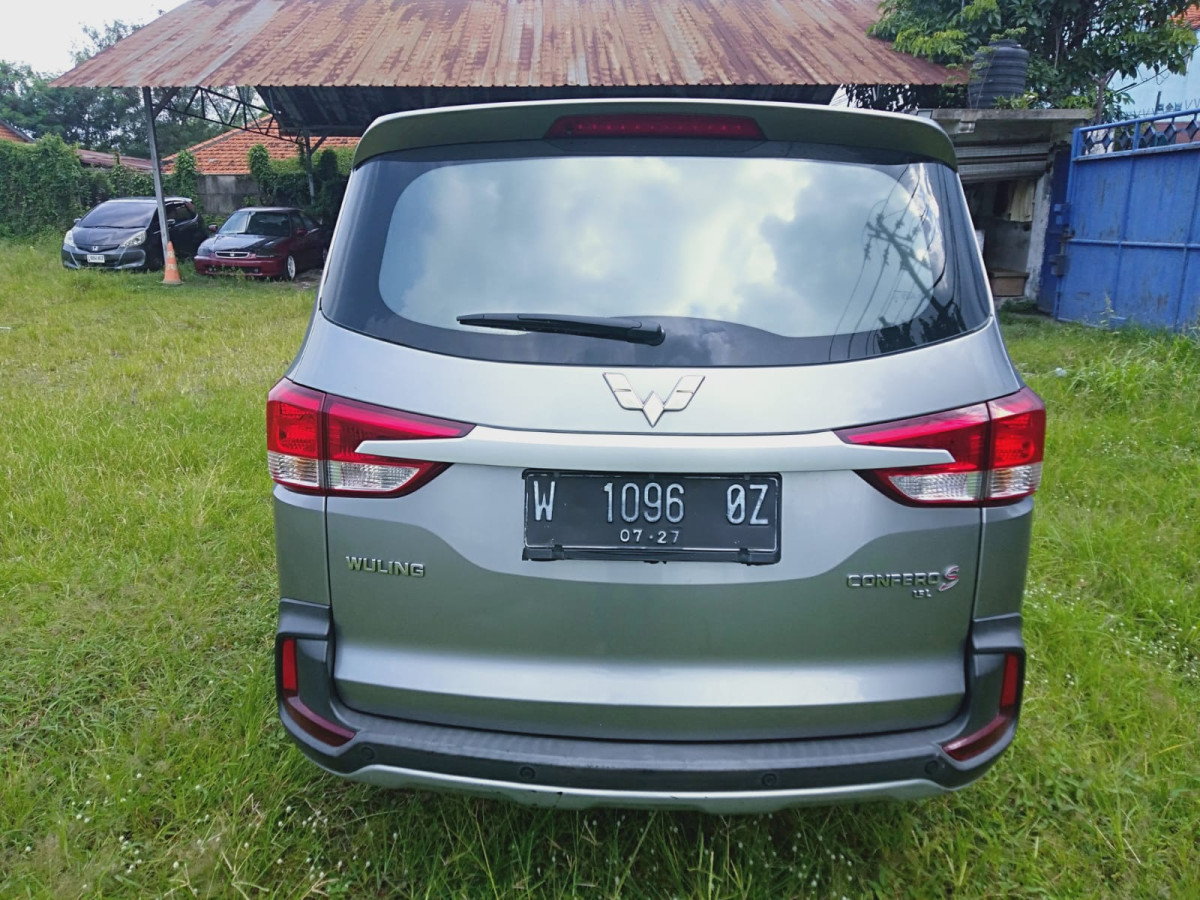 WULING  CONFERO  S 1.5C