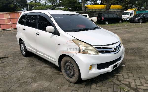 TOYOTA AVANZA