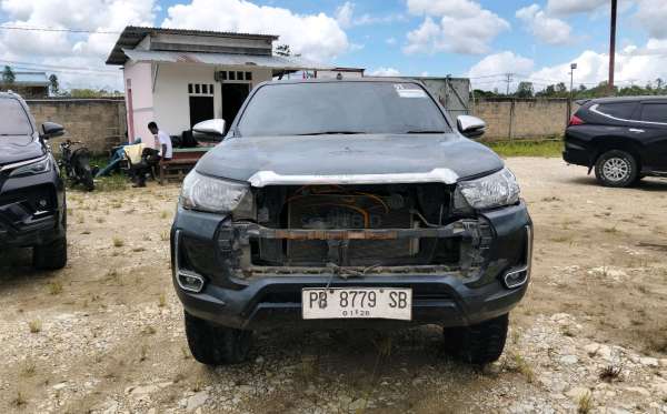 TOYOTA HILUX 2.4G DC 4X4