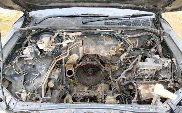 TOYOTA HILUX 2.4G DC 4X4