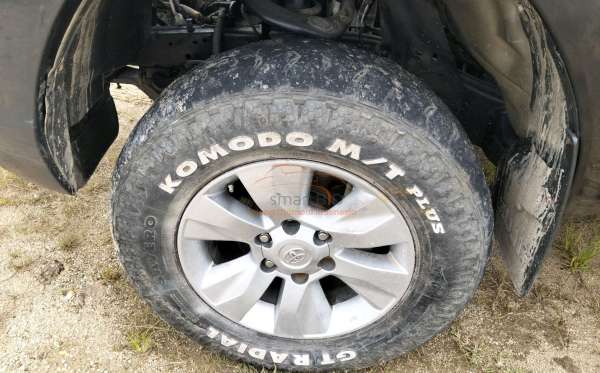 TOYOTA HILUX 2.4G DC 4X4