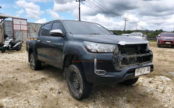TOYOTA HILUX 2.4G DC 4X4