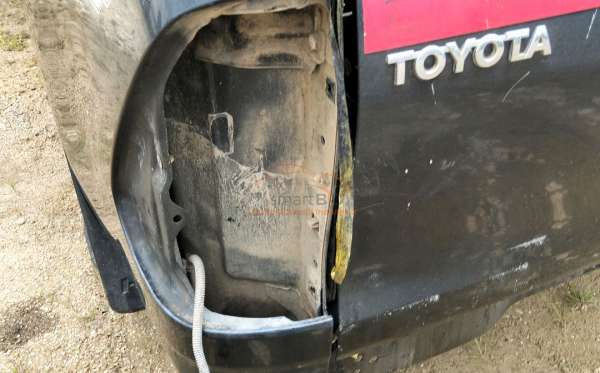 TOYOTA HILUX 2.4G DC 4X4