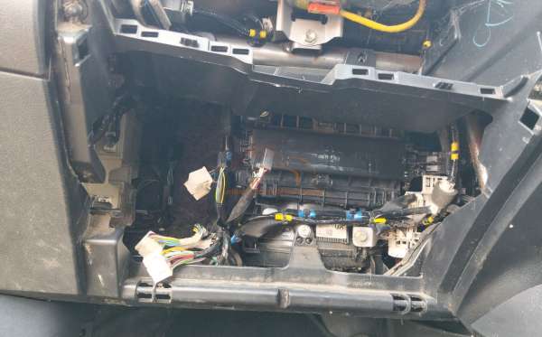 TOYOTA HILUX 2.4G DC 4X4