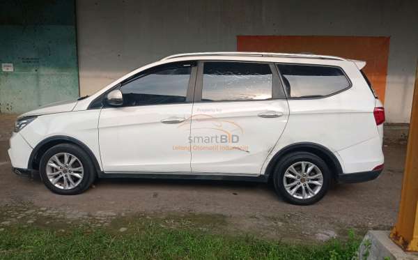 WULING CORTEZ 1.5ST LUX CVT