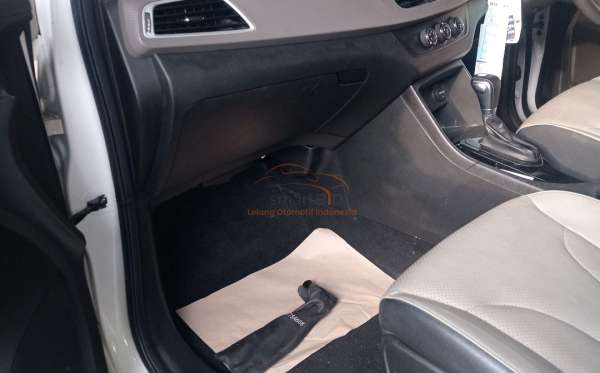 WULING CORTEZ 1.5ST LUX CVT