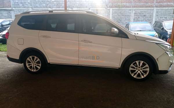 WULING CORTEZ 1.5ST LUX CVT