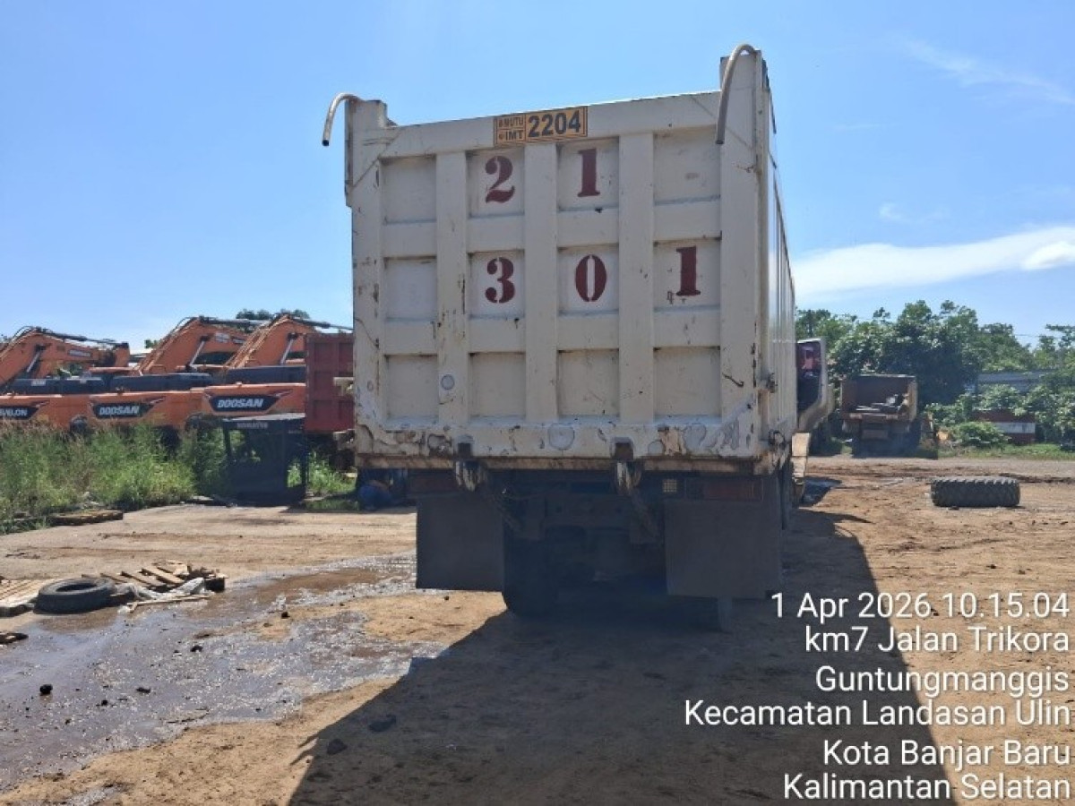DONGFENG DUMP TRUCK  12 RODA
