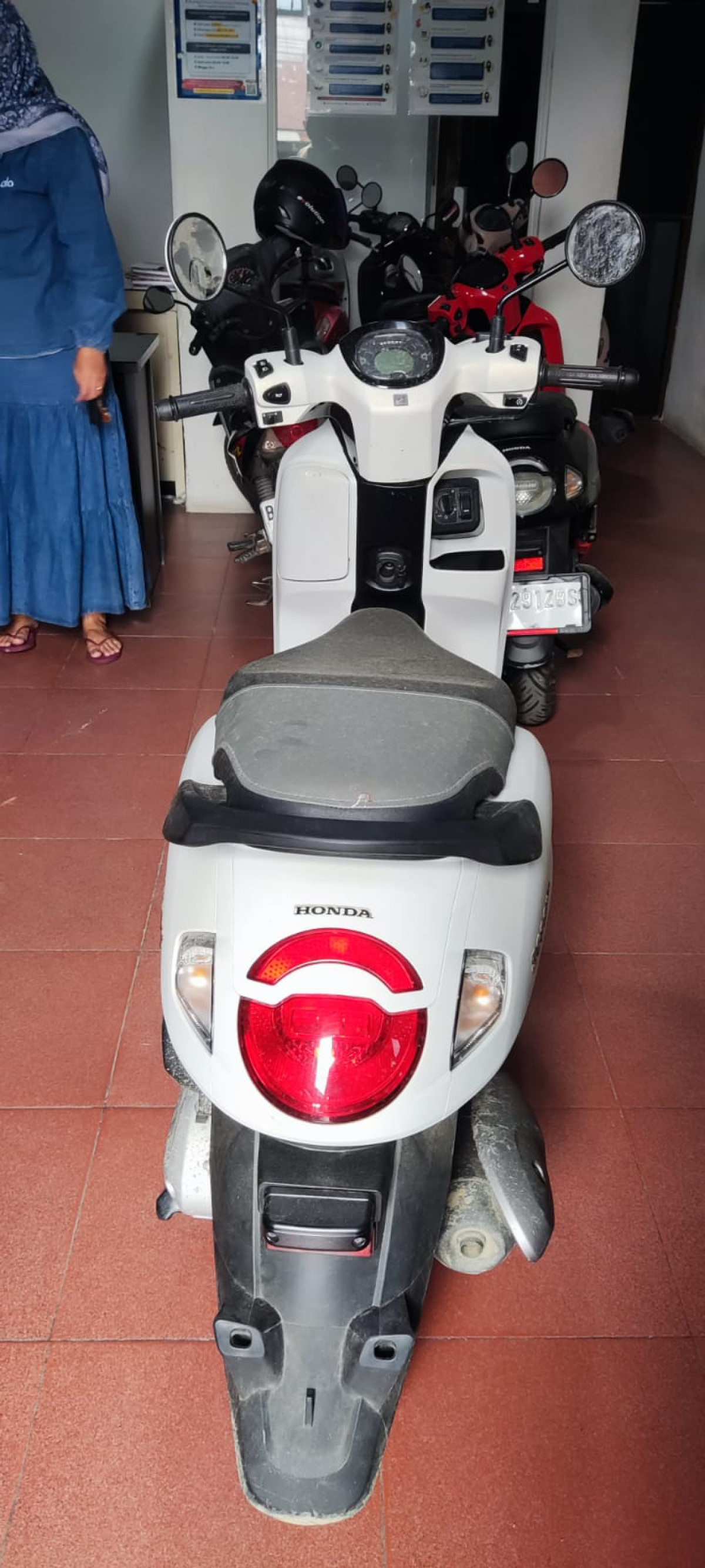 HONDA SCOOPY PRESTIGE