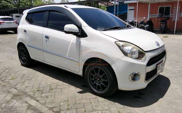 DAIHATSU AYLA 1.0 X