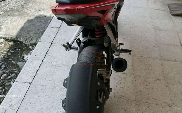 HONDA CBR 150 R