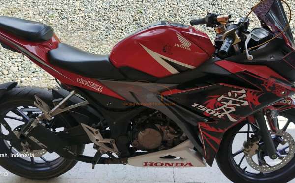 HONDA CBR 150 R