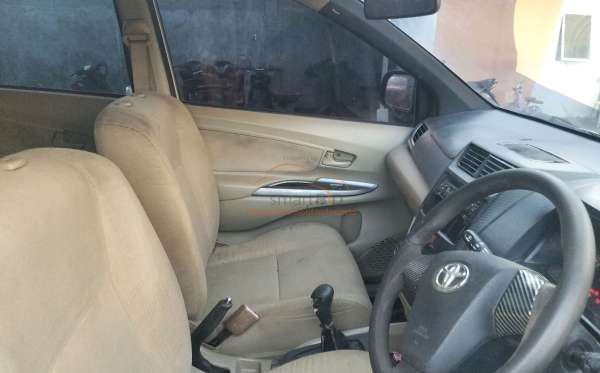 TOYOTA AVANZA