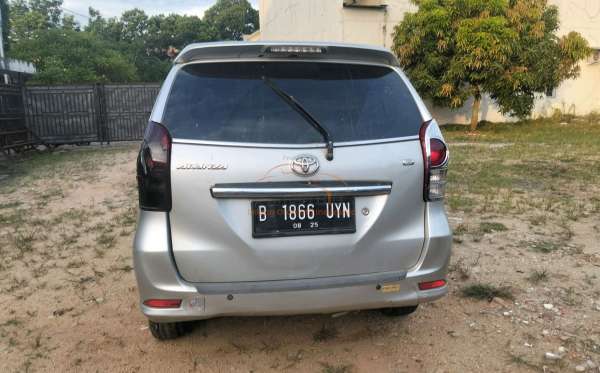 TOYOTA AVANZA