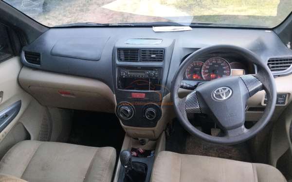 TOYOTA AVANZA