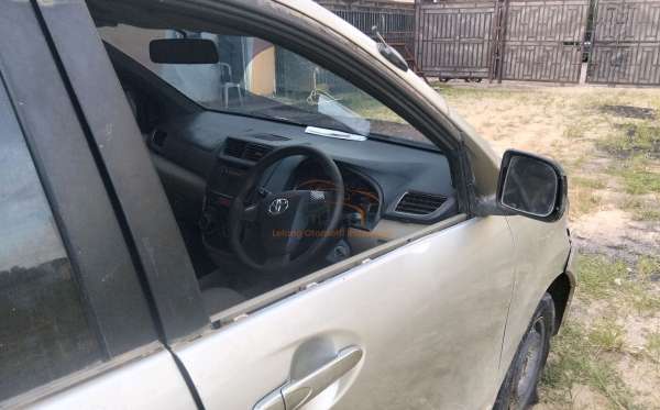 TOYOTA AVANZA